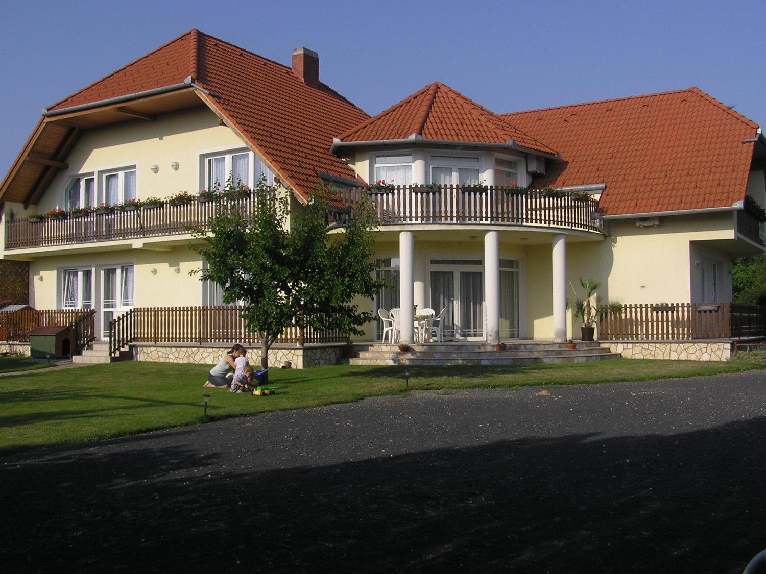 Szaloky Apartmanhaz 根尼斯迪亚斯 外观 照片